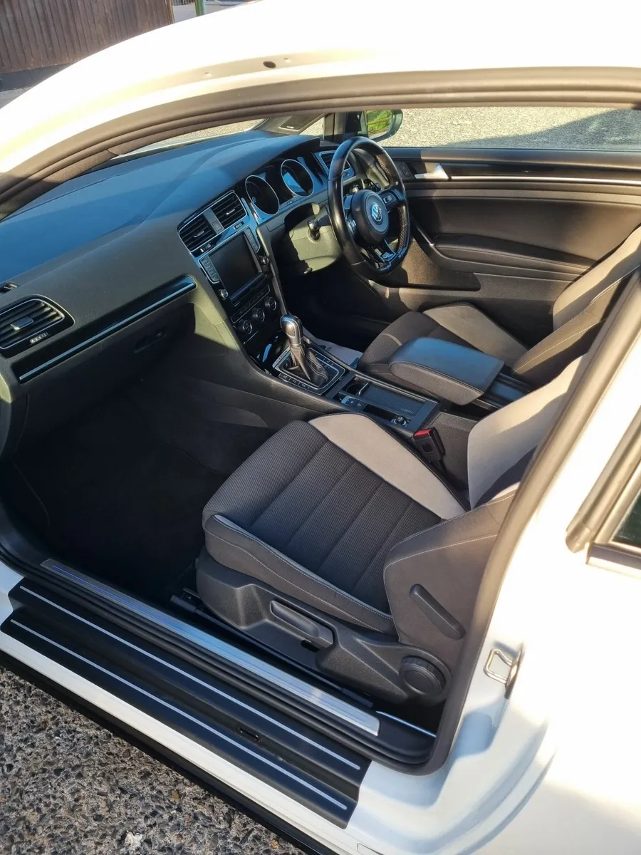 3 DOOR 380BHP DSG GOLF R - Image 3