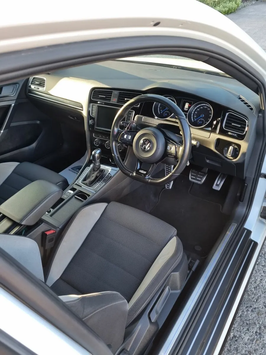 3 DOOR 380BHP DSG GOLF R - Image 4