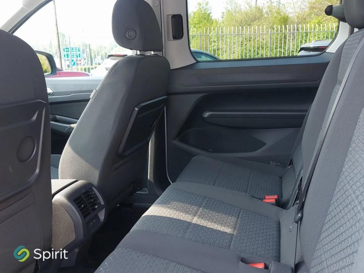 Ford TOURNEO CONNECT Titanium 2.0l Automatic - Image 4