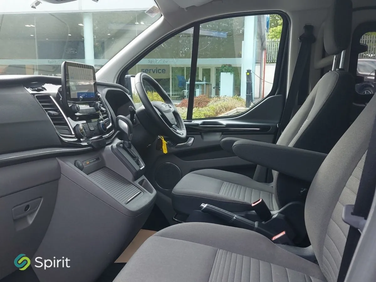Ford Tourneo Custom BUS M1 320 LWB LTD 8 Seater F - Image 3