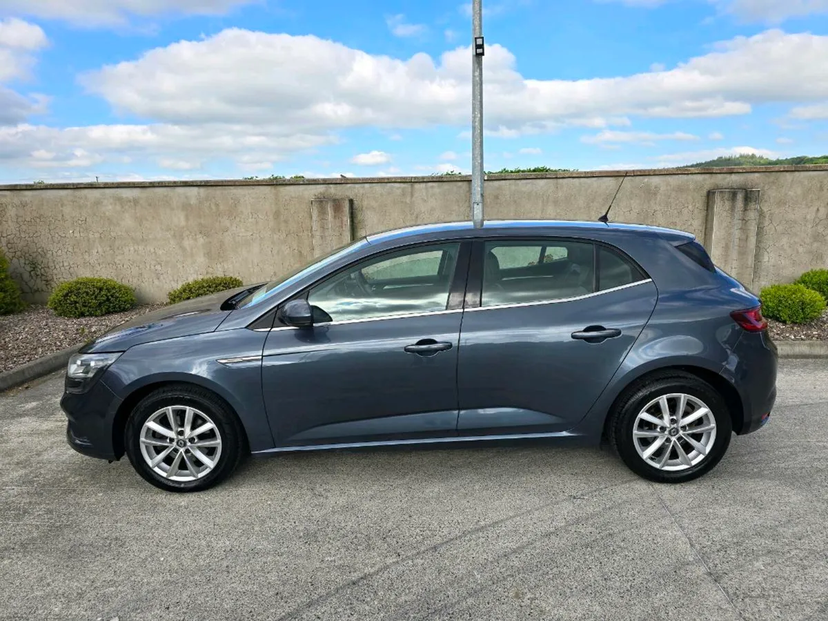 Renault Megane Dynamique Automatic - Image 3