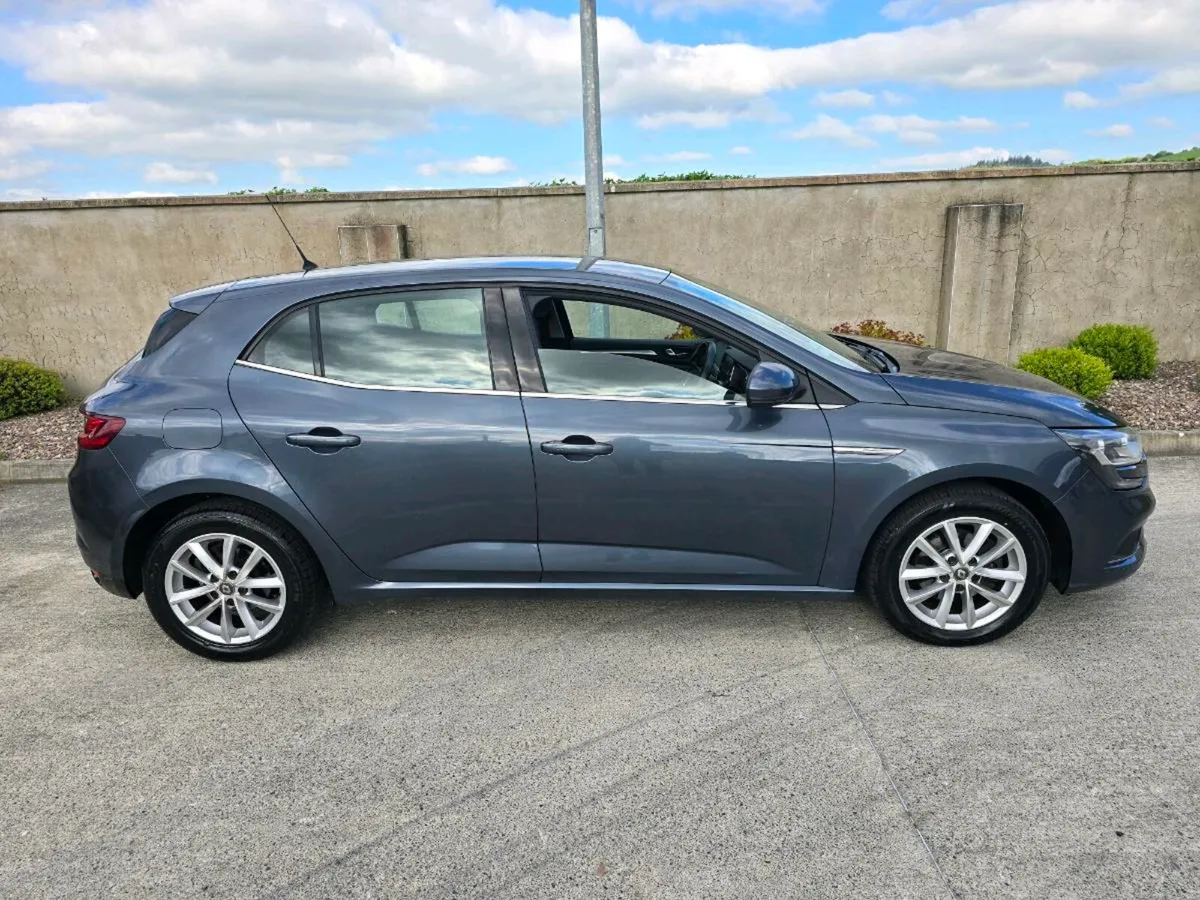Renault Megane Dynamique Automatic - Image 1