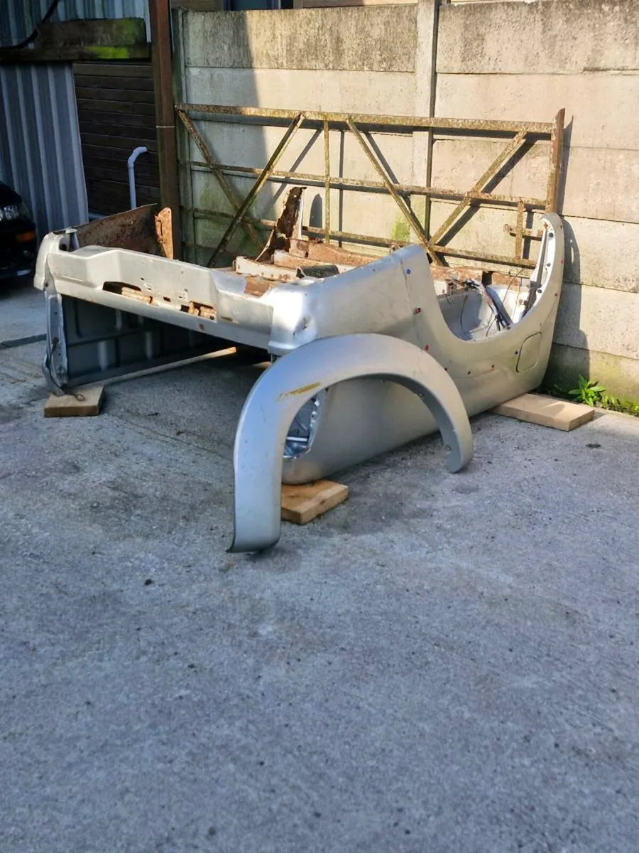 Hilux 06 tub