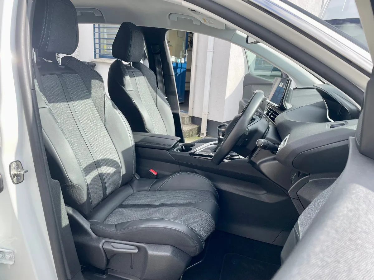 Peugeot 3008 Allure 1.5 BlueHDI 130BHP Manual,2022 - Image 4
