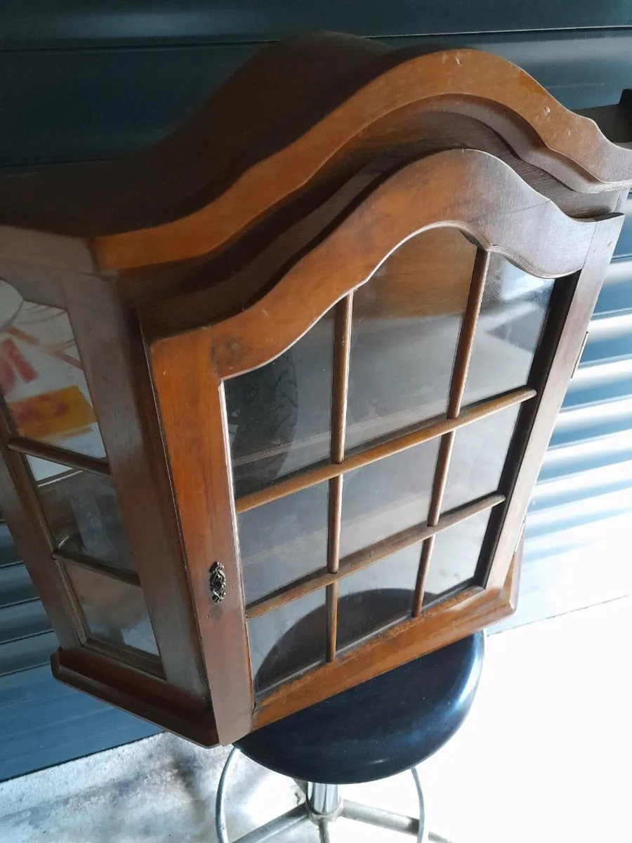 Display cabinet - Image 1