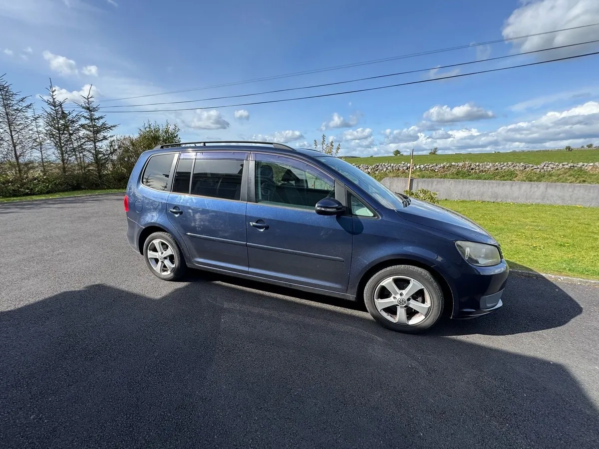 VW Touran 2011 automatic - Image 3