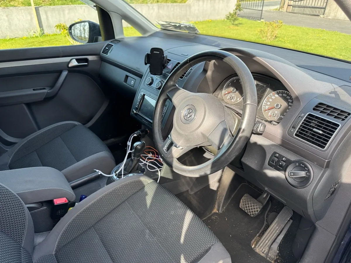 VW Touran 2011 automatic - Image 4