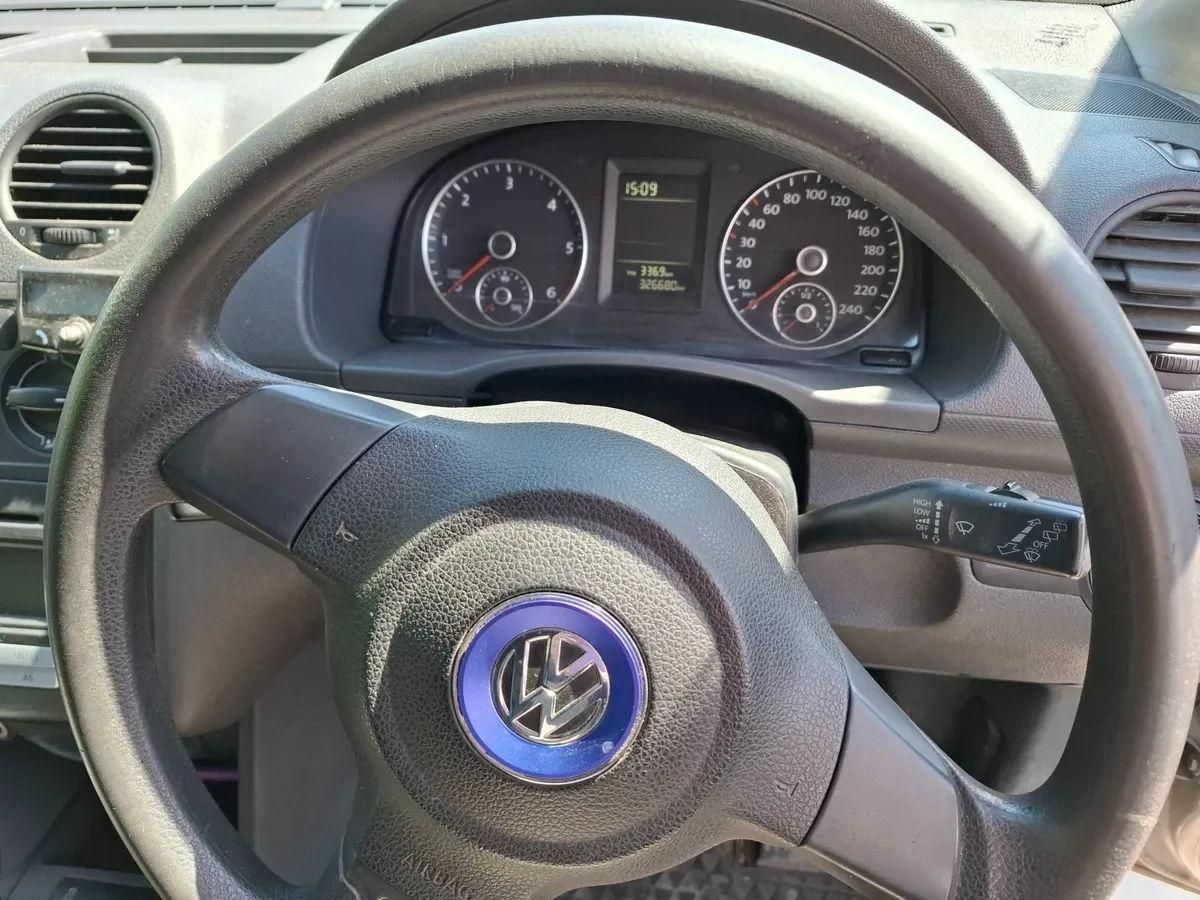 2012 Volkswagen Caddy - Image 2