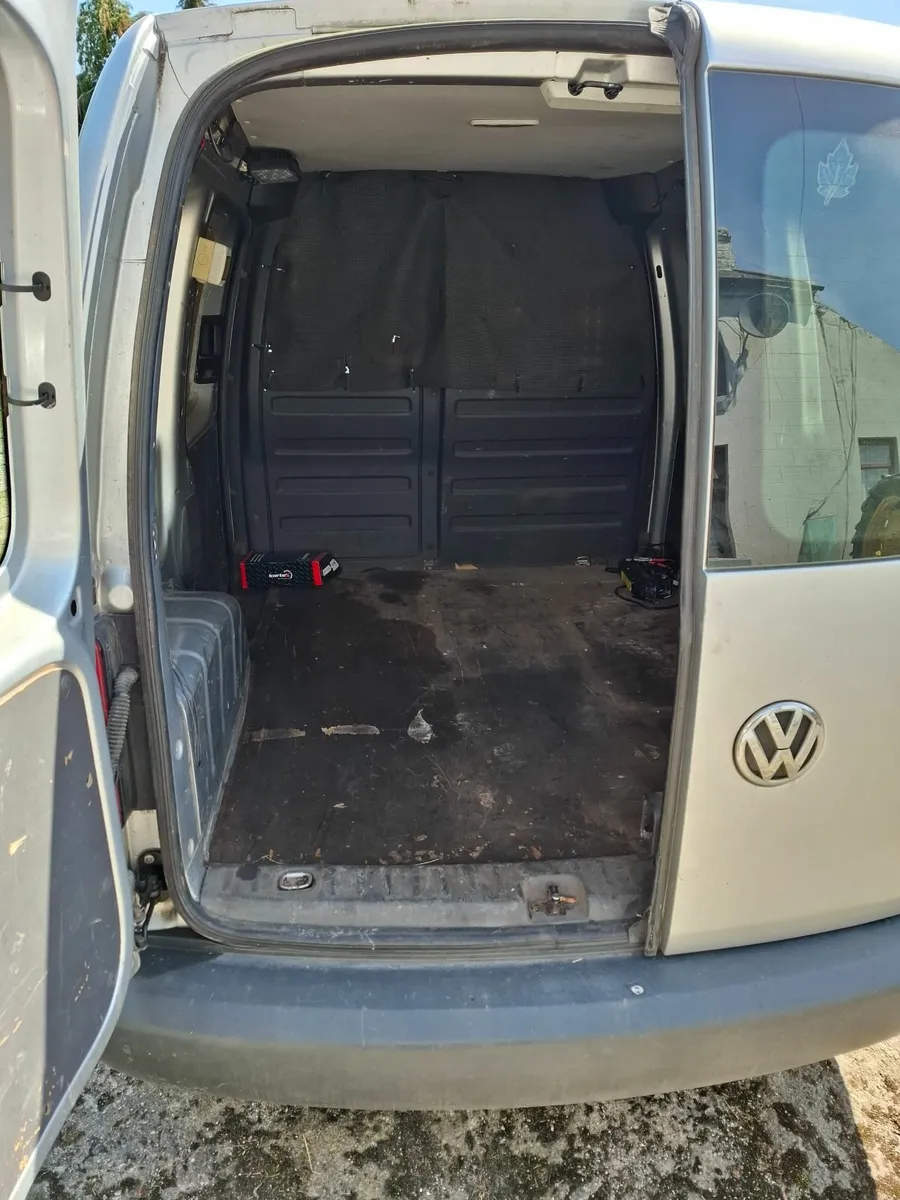 2012 Volkswagen Caddy - Image 3