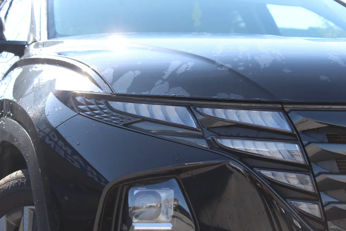 Hyundai Tucson IX35 Executive *Light Interior* - Image 4