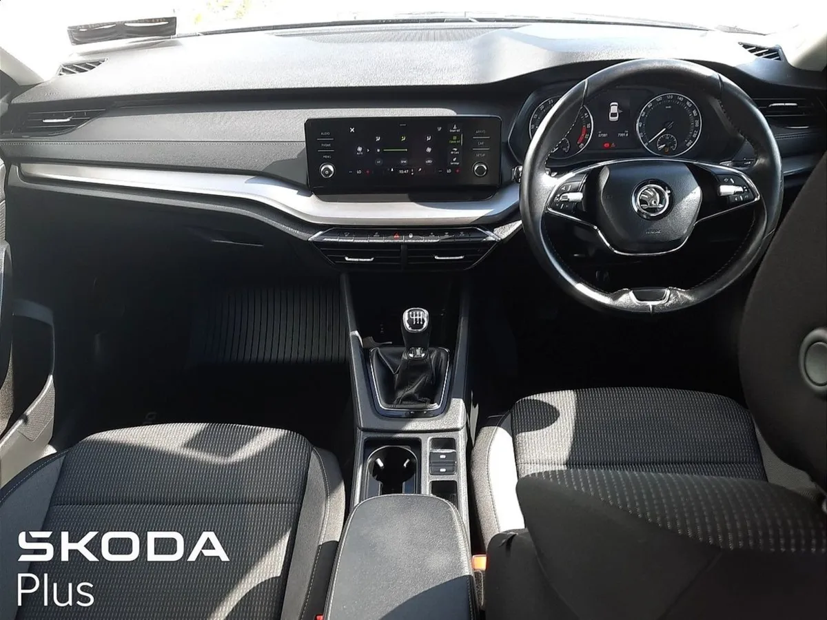 Skoda Octavia Ambition 2.0tdi 115HP - Image 2