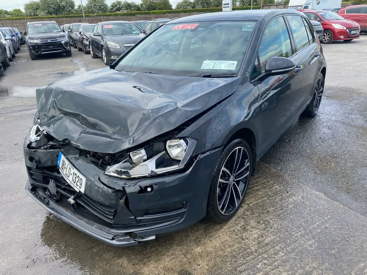 VW Golf 2.0 diesel ⛽️ 2016  front damage - Image 1