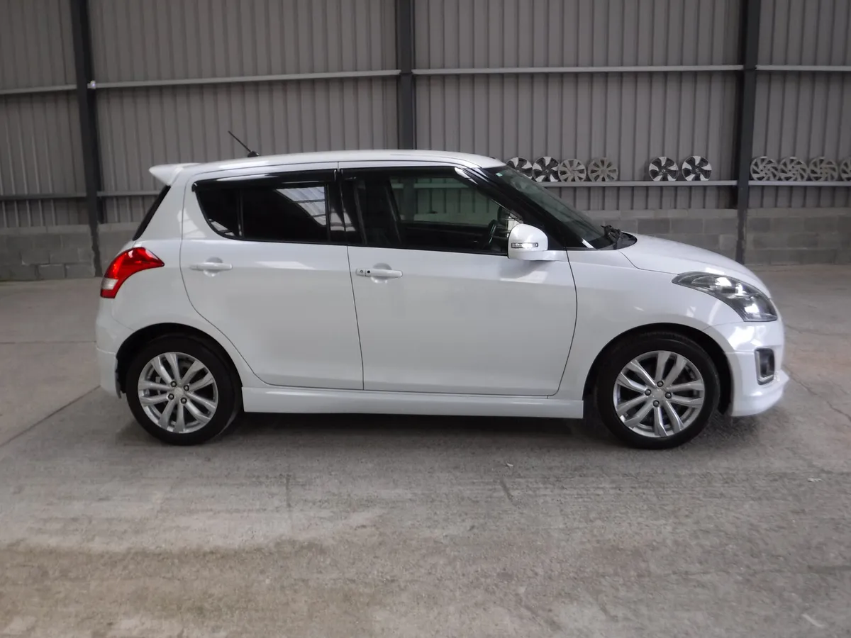 SUZUKI SWIFT 1.2 AUTO RS LTD ANDROID+CARPLAY - Image 2
