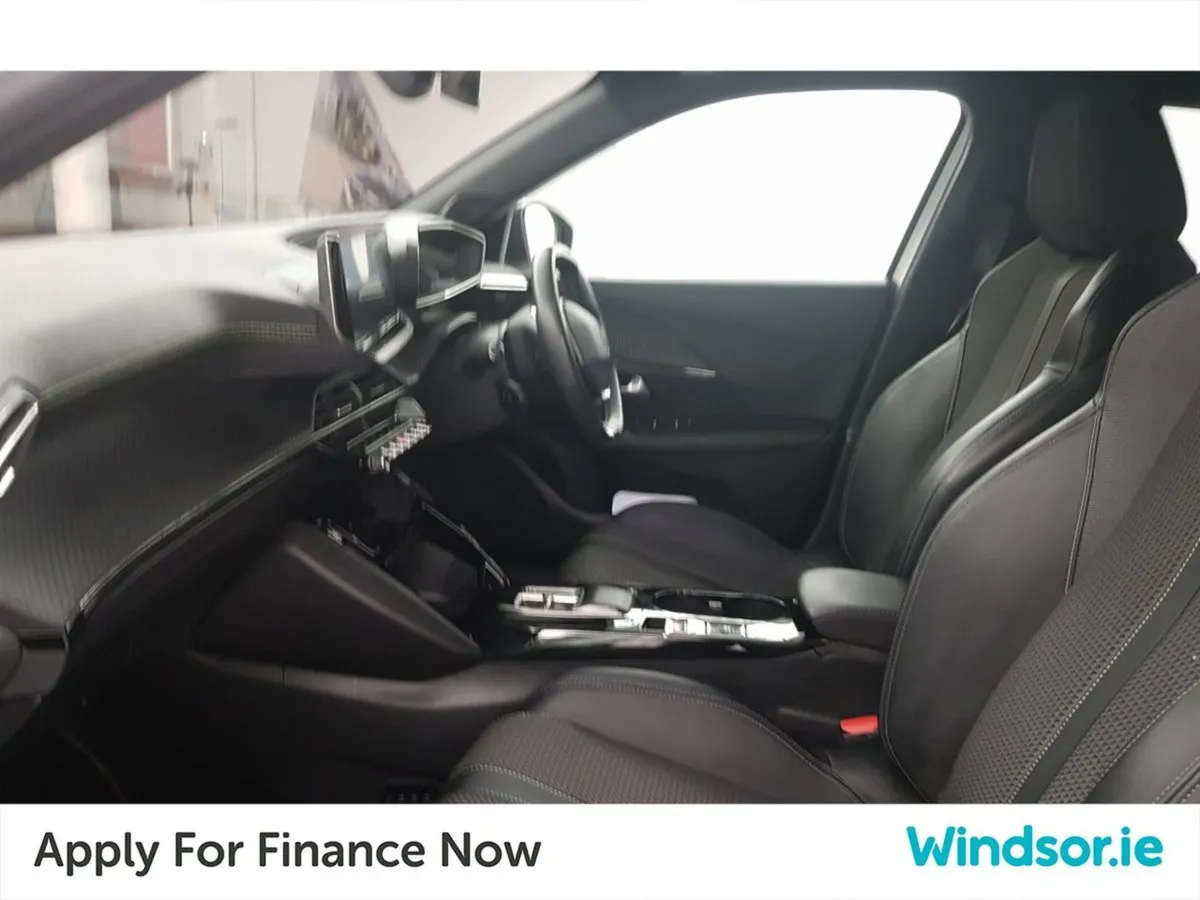 Peugeot 2008 Electric 136bhp (50 Kwh) GT - Image 4