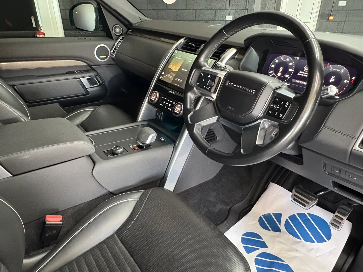 2022 Land Rover Discovery HSE Black Edition 3.0 D - Image 3