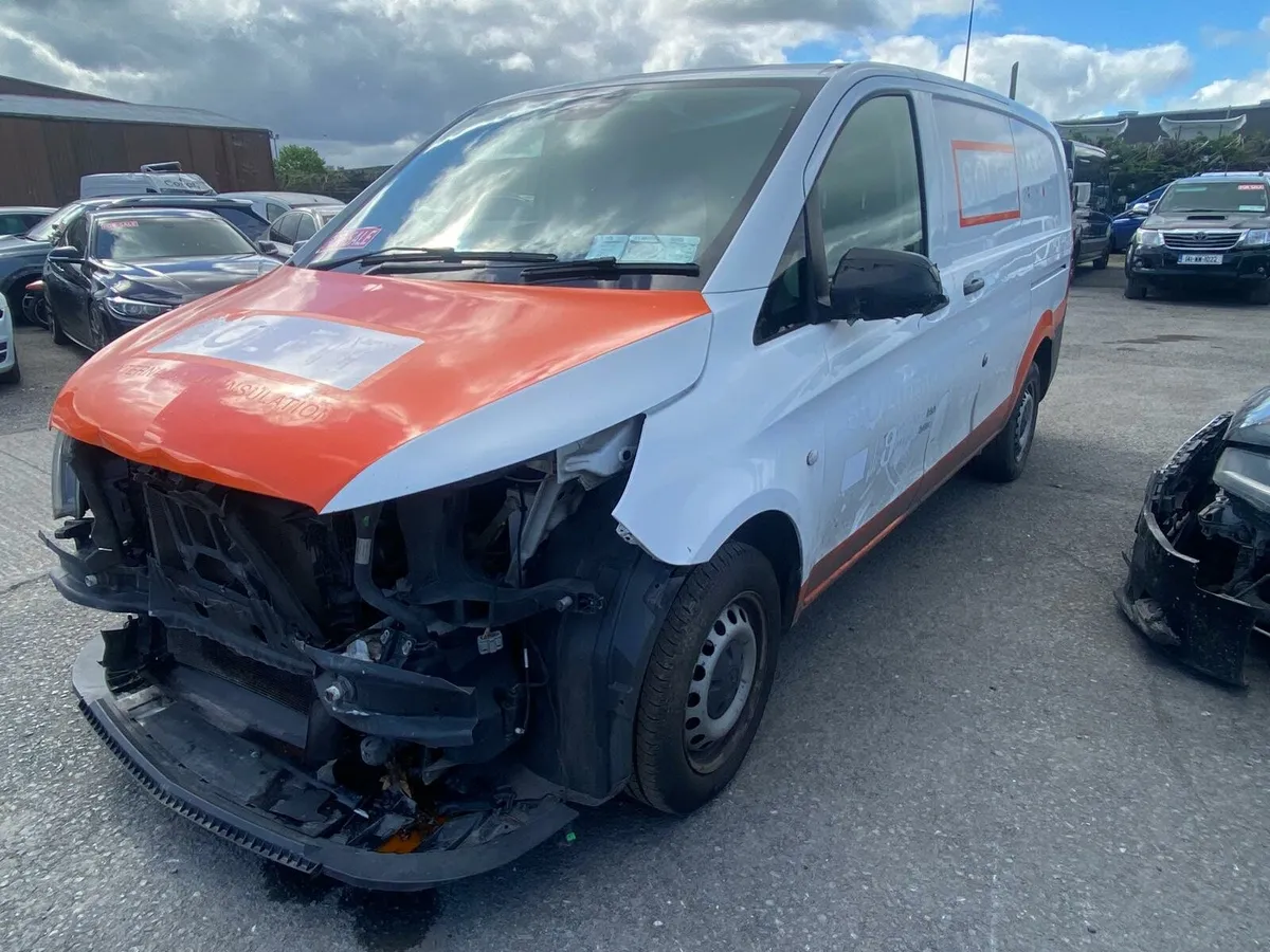 Mercedes Vito 2020 front damage - Image 2