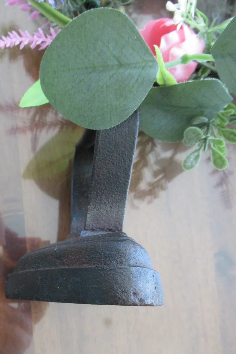 antique cast iron clothes flat sad vintage - Image 2