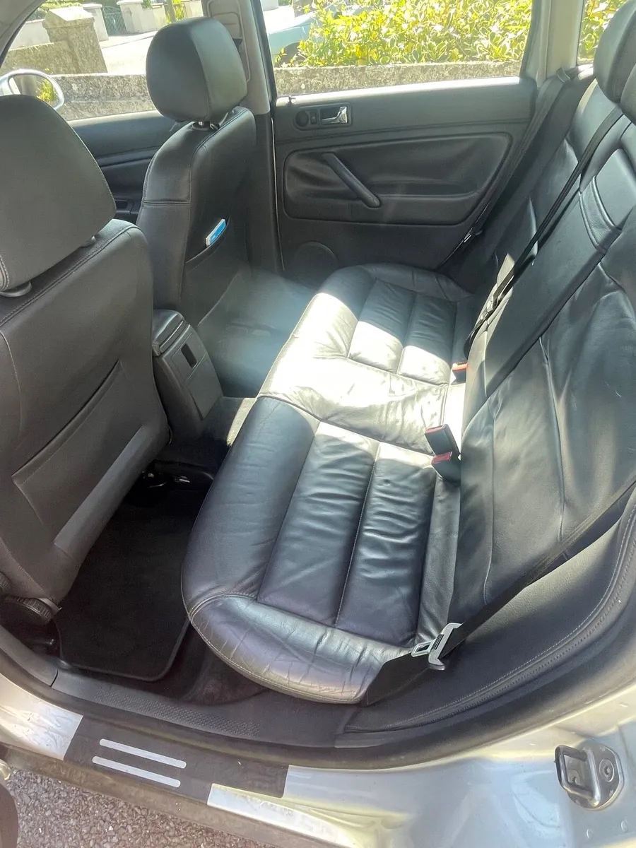 Volkswagen Passat 2004 - Image 4