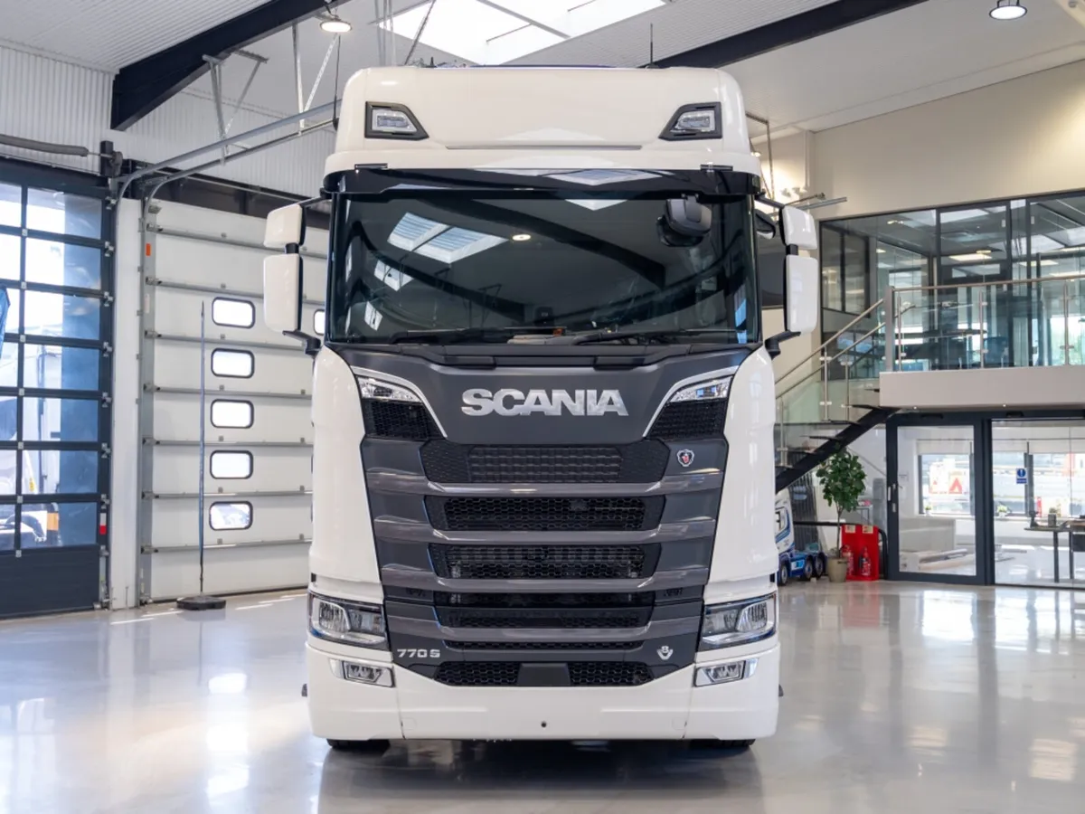 2025 SCANIA 770S V8 HIGHLINE 6X2 TWIN TAG - Image 2