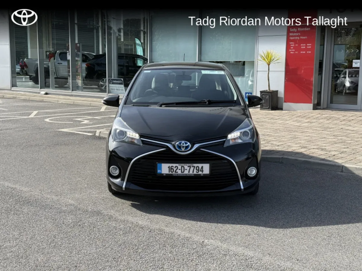 Toyota Yaris HYBRID LUXURY MC - Image 2