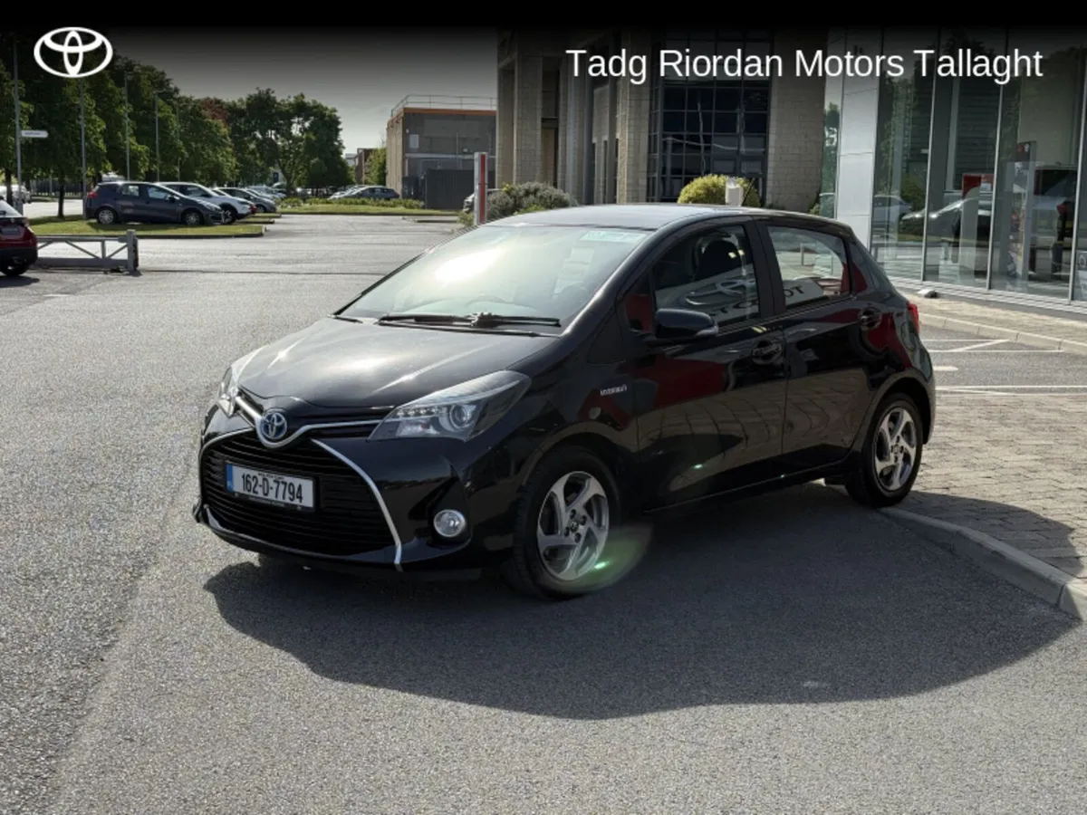 Toyota Yaris HYBRID LUXURY MC - Image 3
