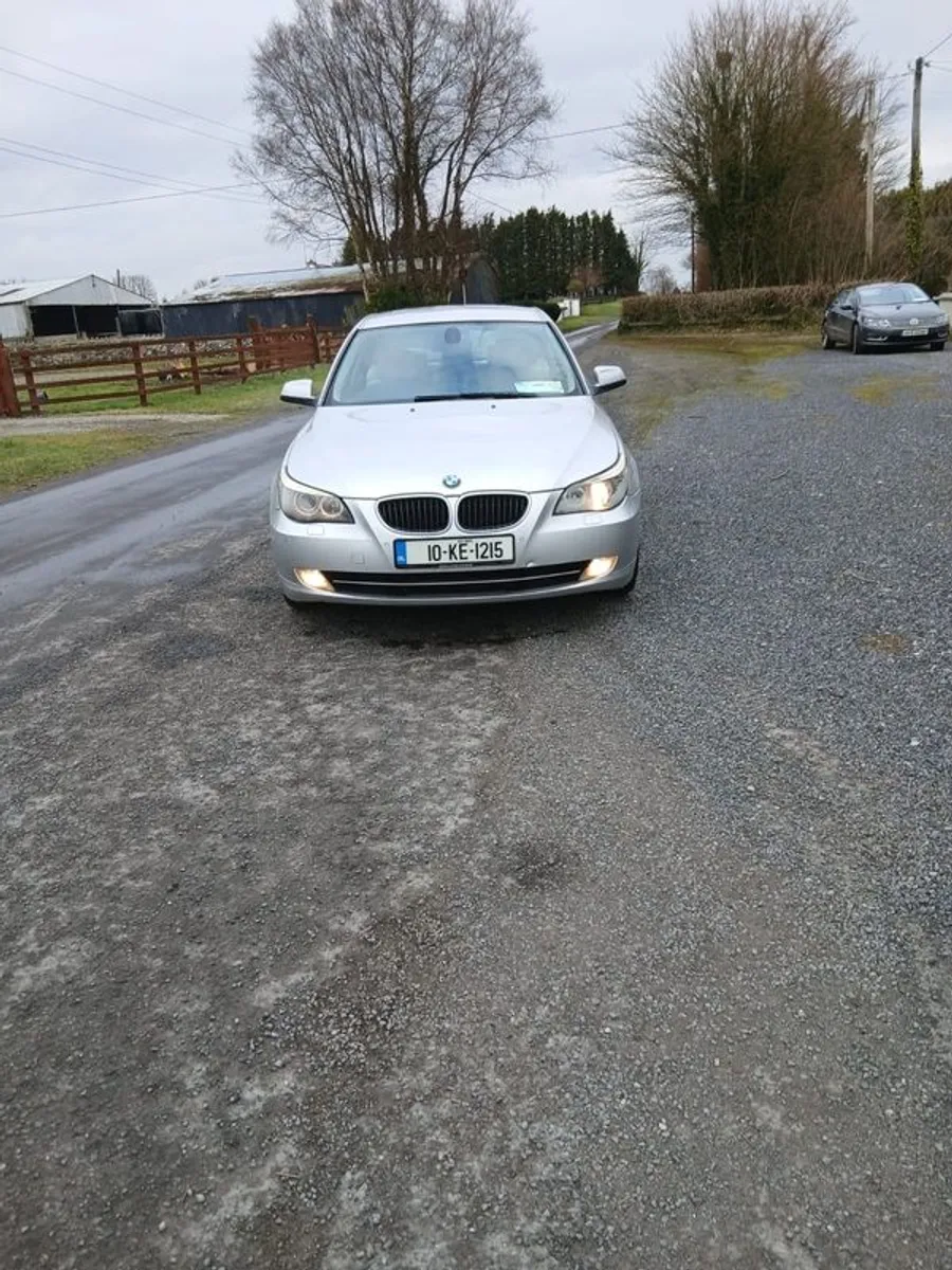 2010 Bmw 520D Engine Needs Attention - Image 2