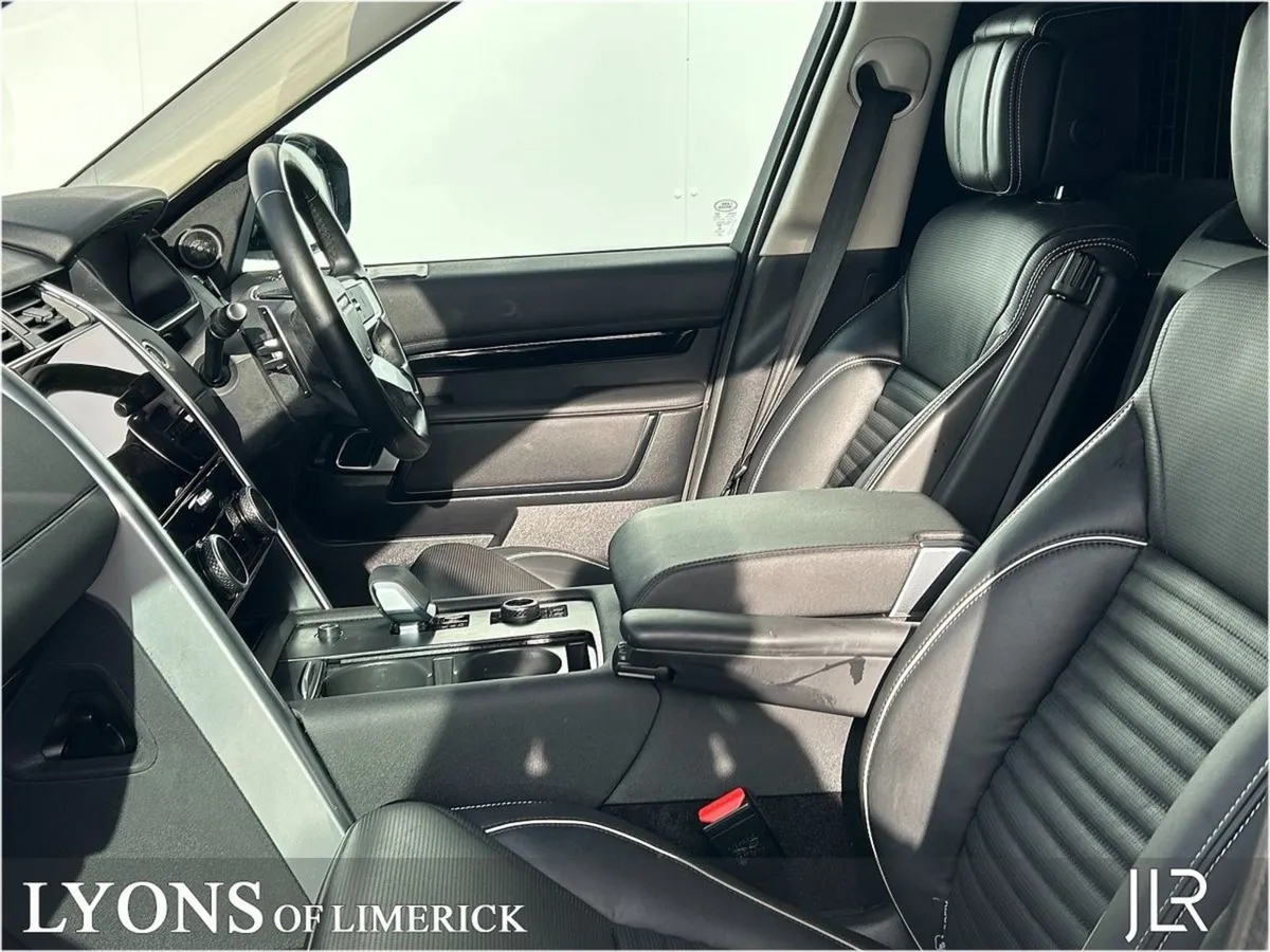 Land Rover Discovery 3.0d HSE 2 Seater Commercial - Image 3