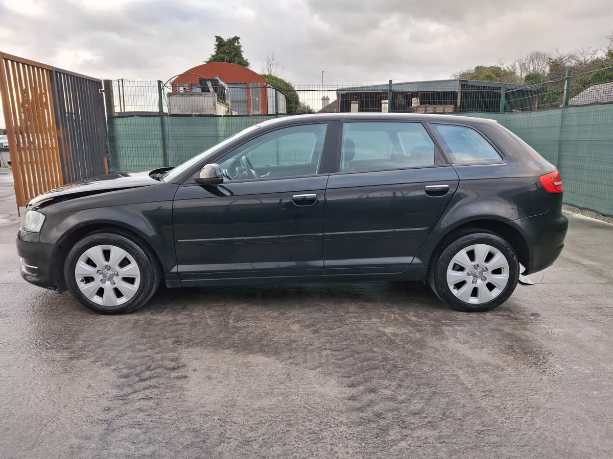 2011 Audi A3  1.6 TDI  Manual - Image 4