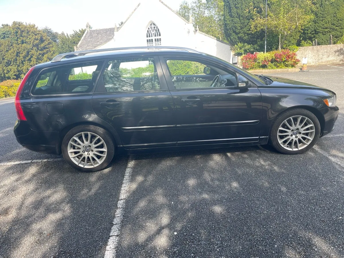 2011 Volvo V50 - Image 2