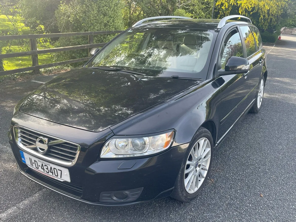 2011 Volvo V50 - Image 3