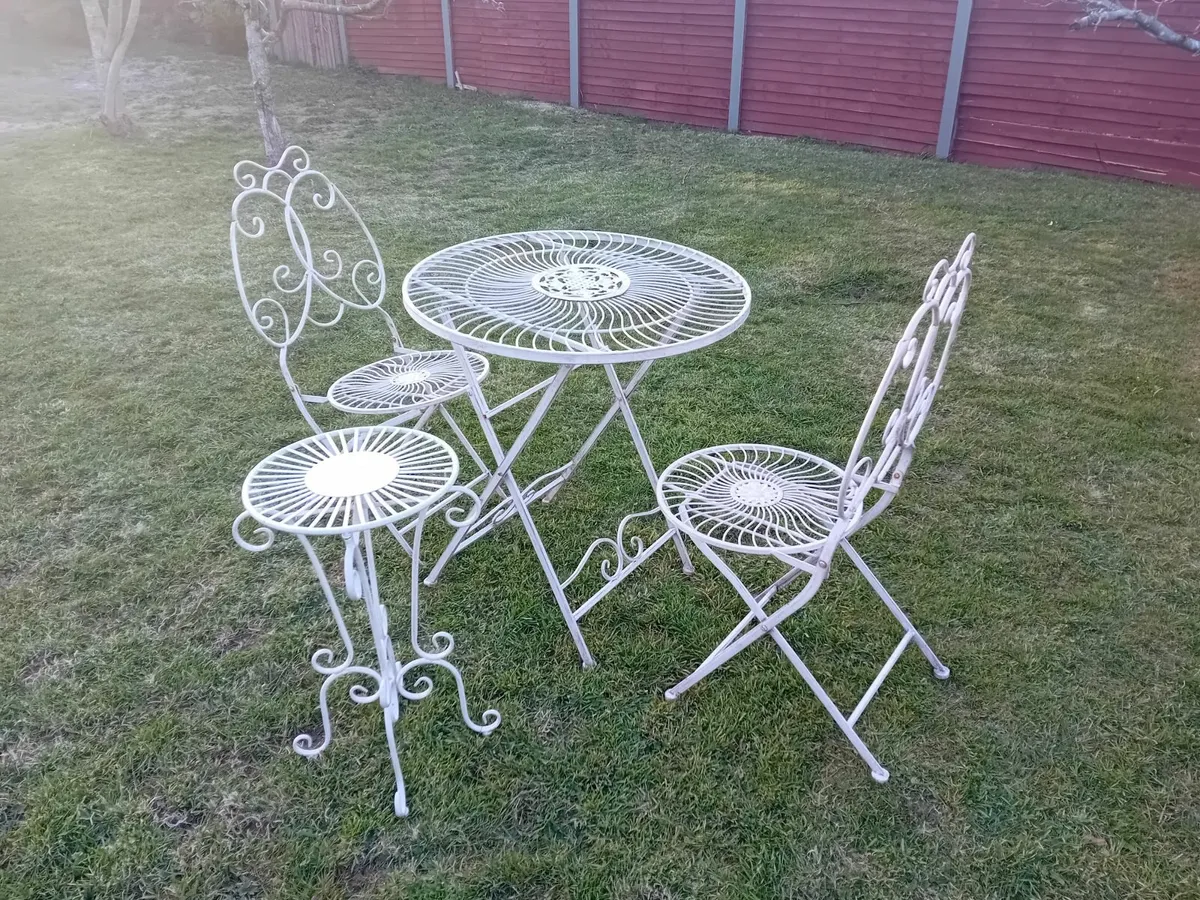 Garden Furniture - Image 1