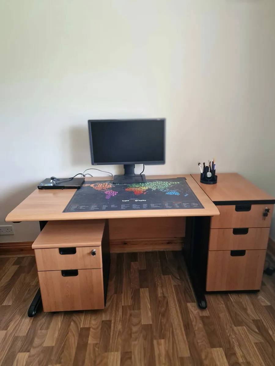 Office table - Image 2
