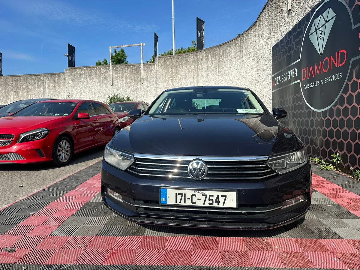 2017 Volkswagen Passat - Image 3