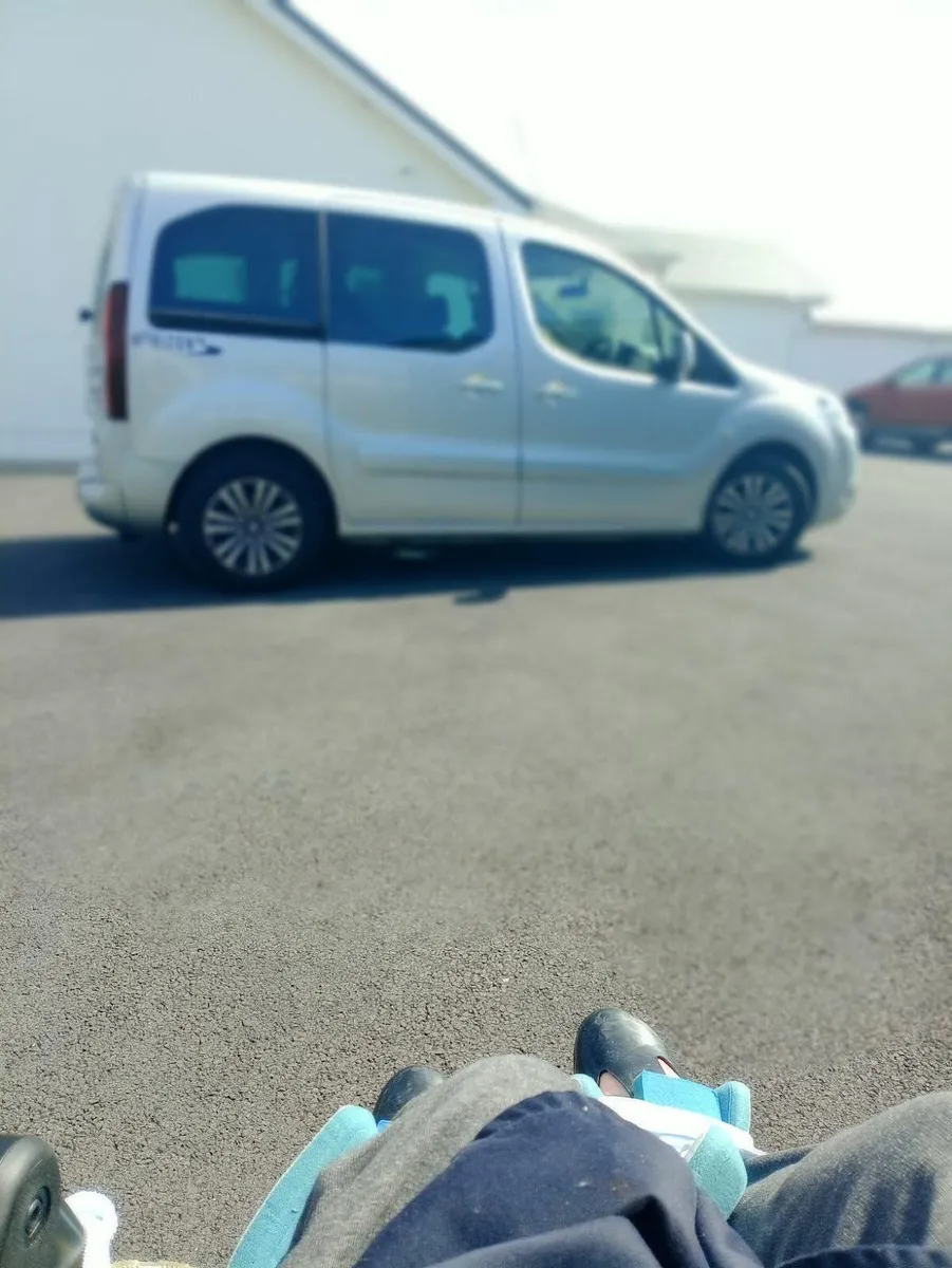 Peugeot Partner 2013 wheelchair - Image 3