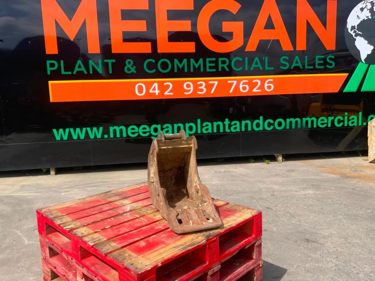 12" MINI DIGGER BUCKET.....40mm PINS......353v. - Image 1