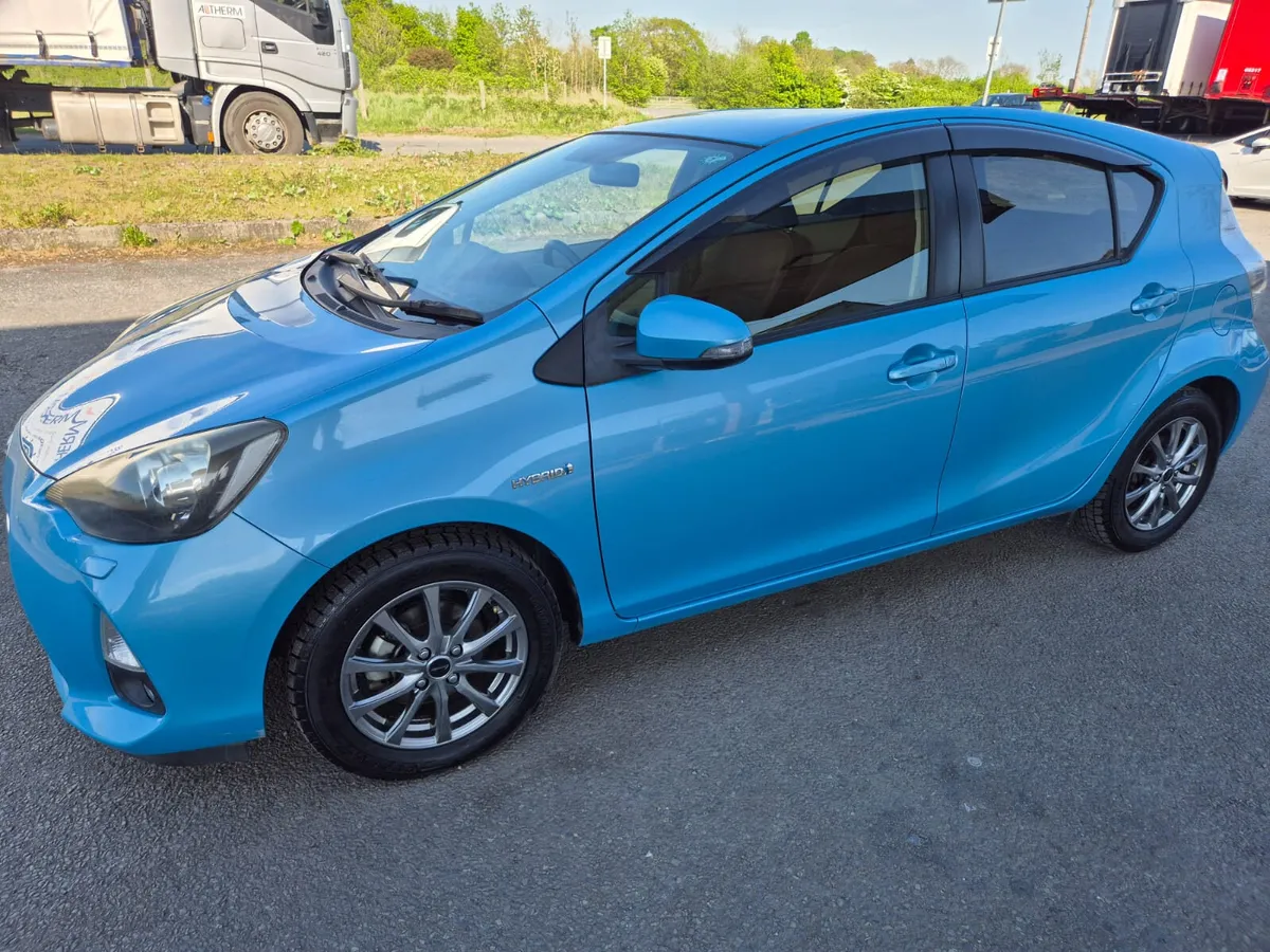 Toyota Aqua 2012 PUSH START - Image 3