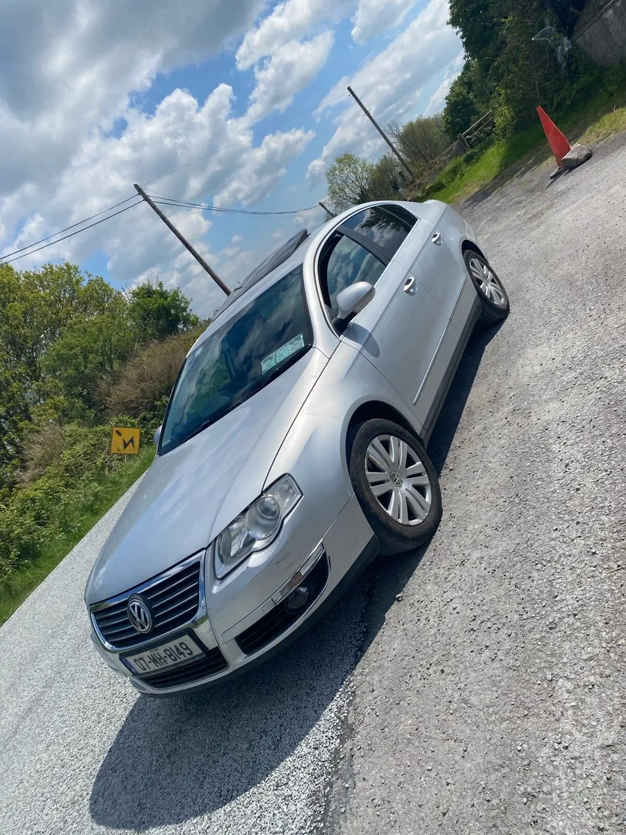 Volkswagen sunroof Passat - Image 3