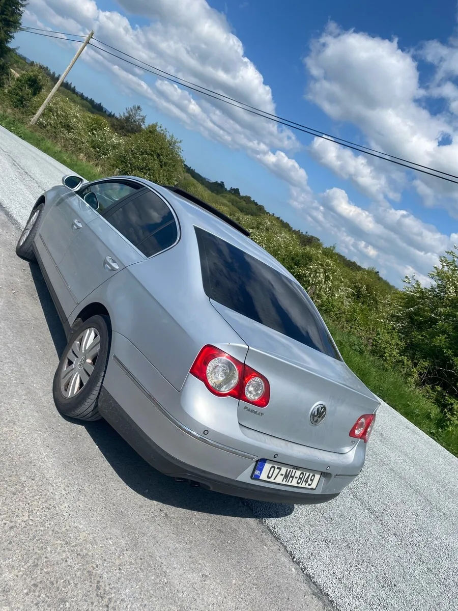 Volkswagen sunroof Passat - Image 4