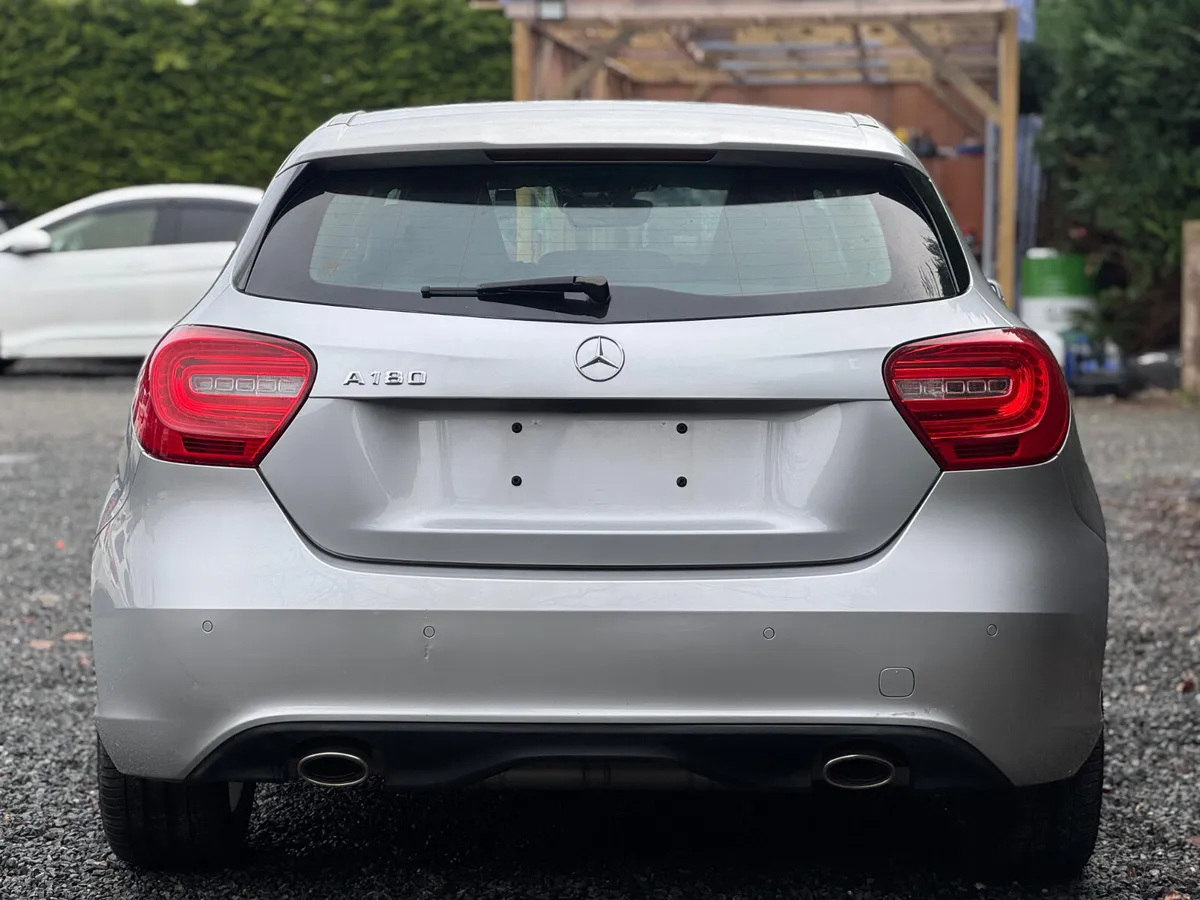 🌟 Mercedes Benz A180 2015 with 38k kms Only🌟 - Image 4
