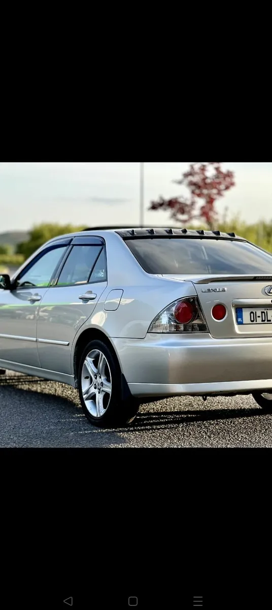 Lexus IS 2001 - Image 4