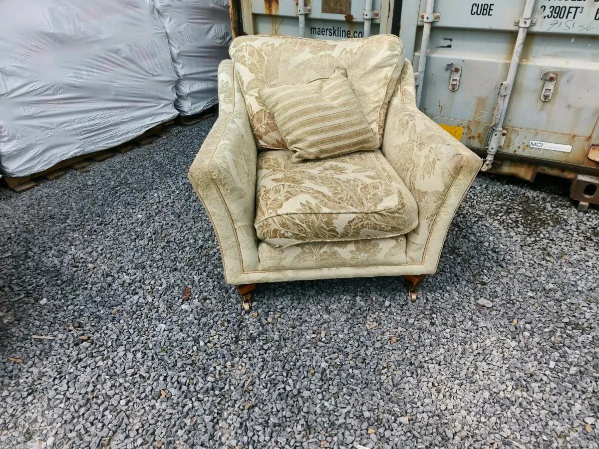 Suite of furniture - Image 3