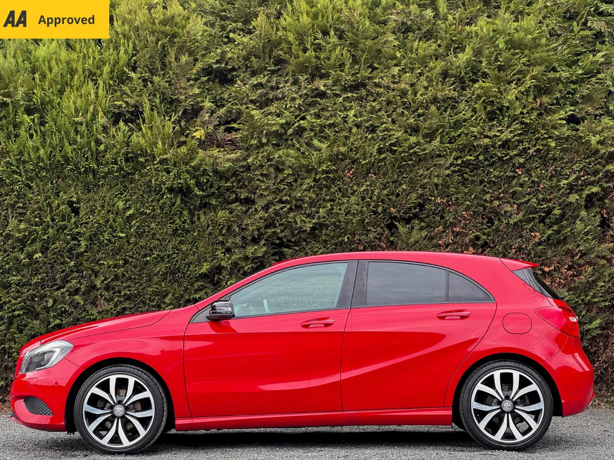 🌟Mercedes Benz A180 2015 with 30k kms only🌟 - Image 2