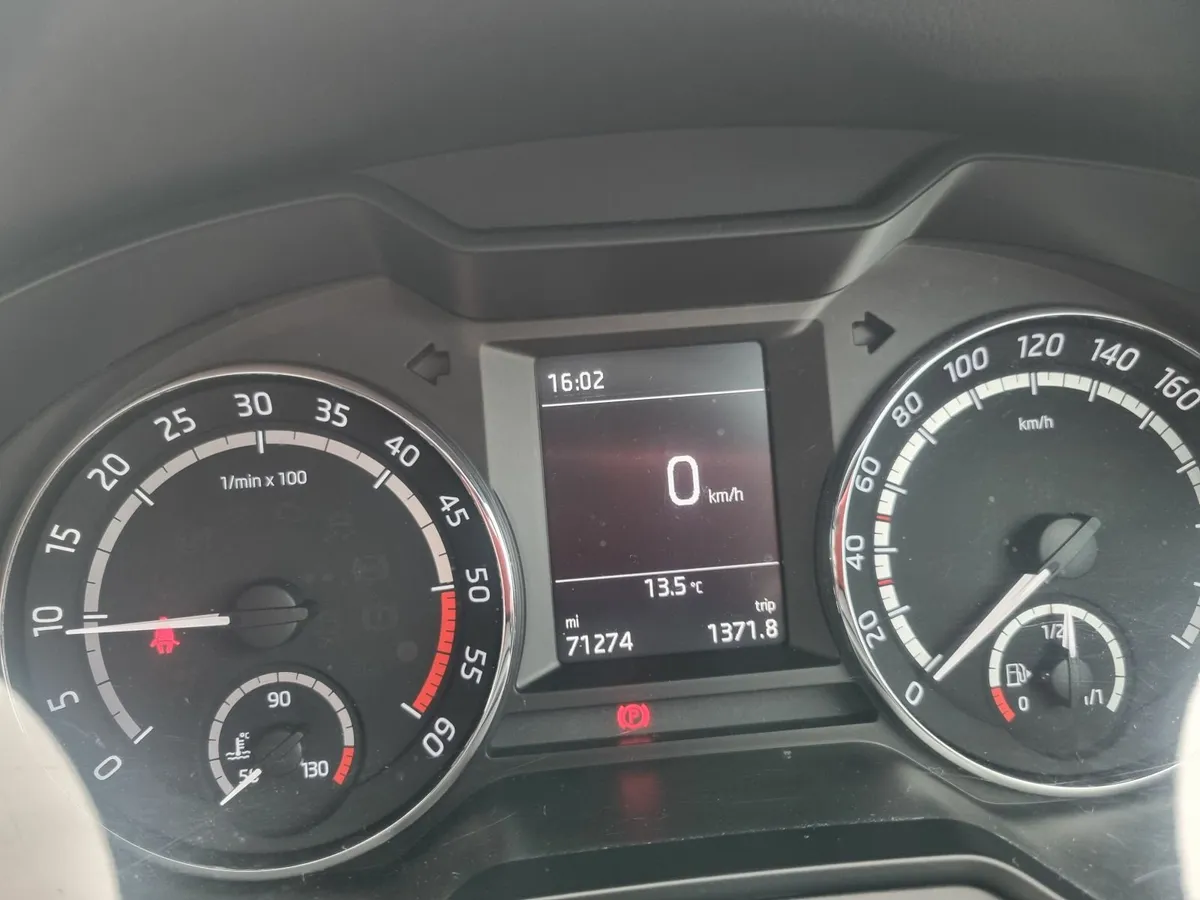 PLEASE READ AD! NOT RENAULT CLIO, 2017 SKODA VRS - Image 2
