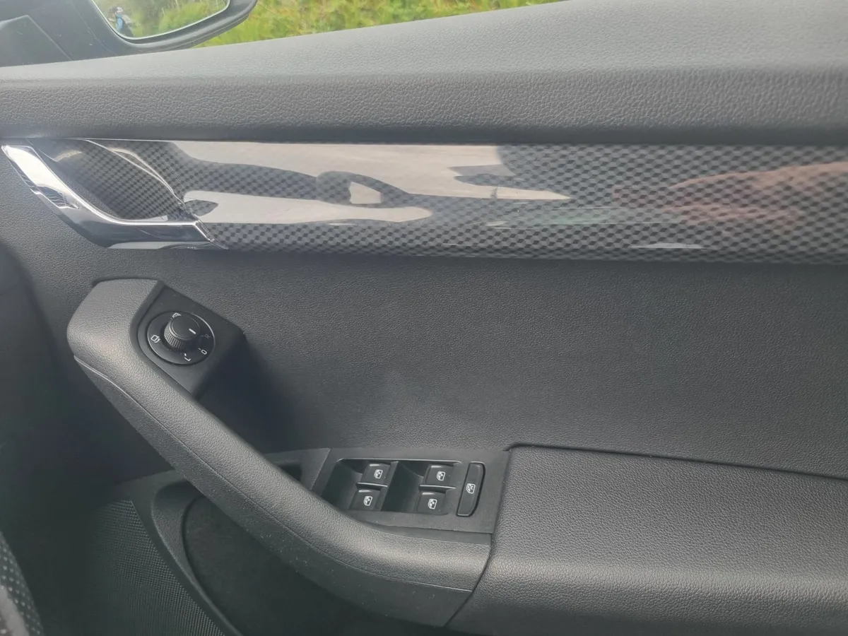 PLEASE READ AD! NOT RENAULT CLIO, 2017 SKODA VRS - Image 4
