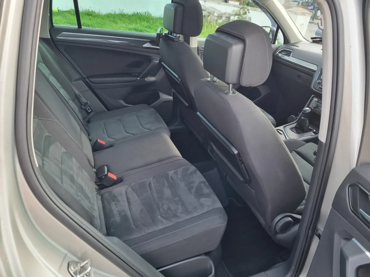 Volkswagen Tiguan 2017 - Image 2