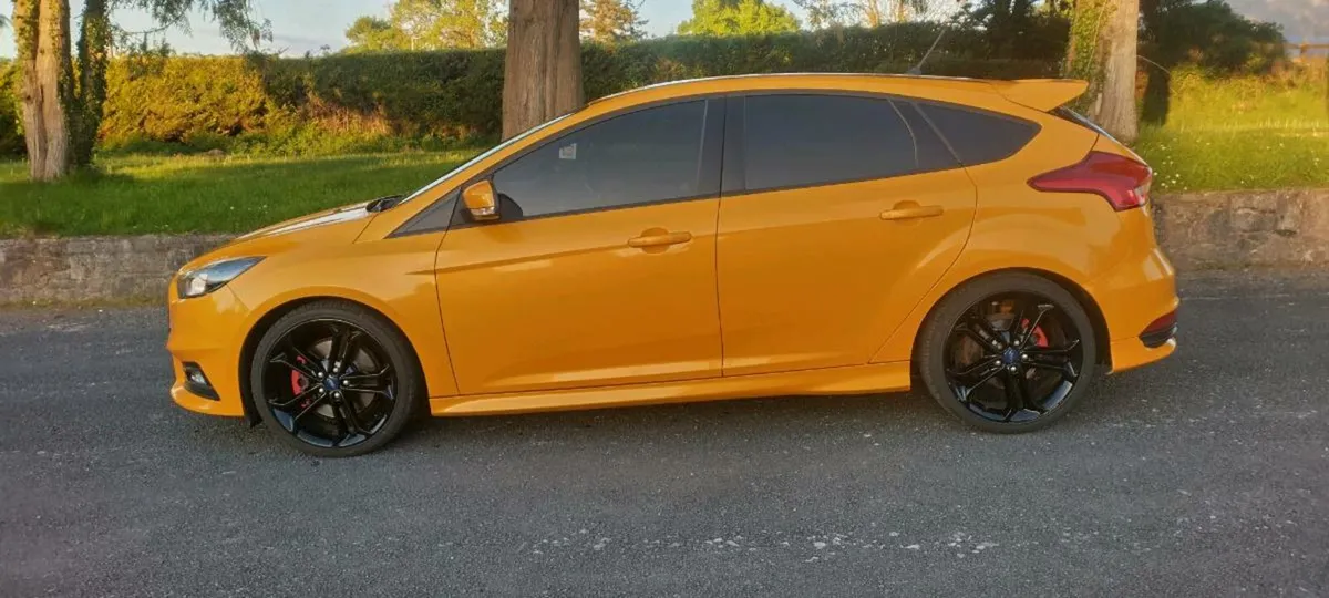 Ford Focus ST 2.0 250BHP - Image 2