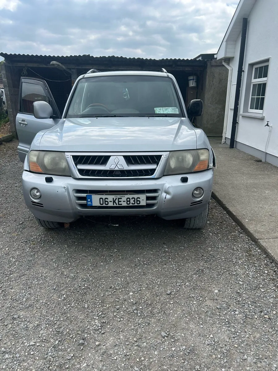 3.2 Pajero 2006 crewcab - Image 2