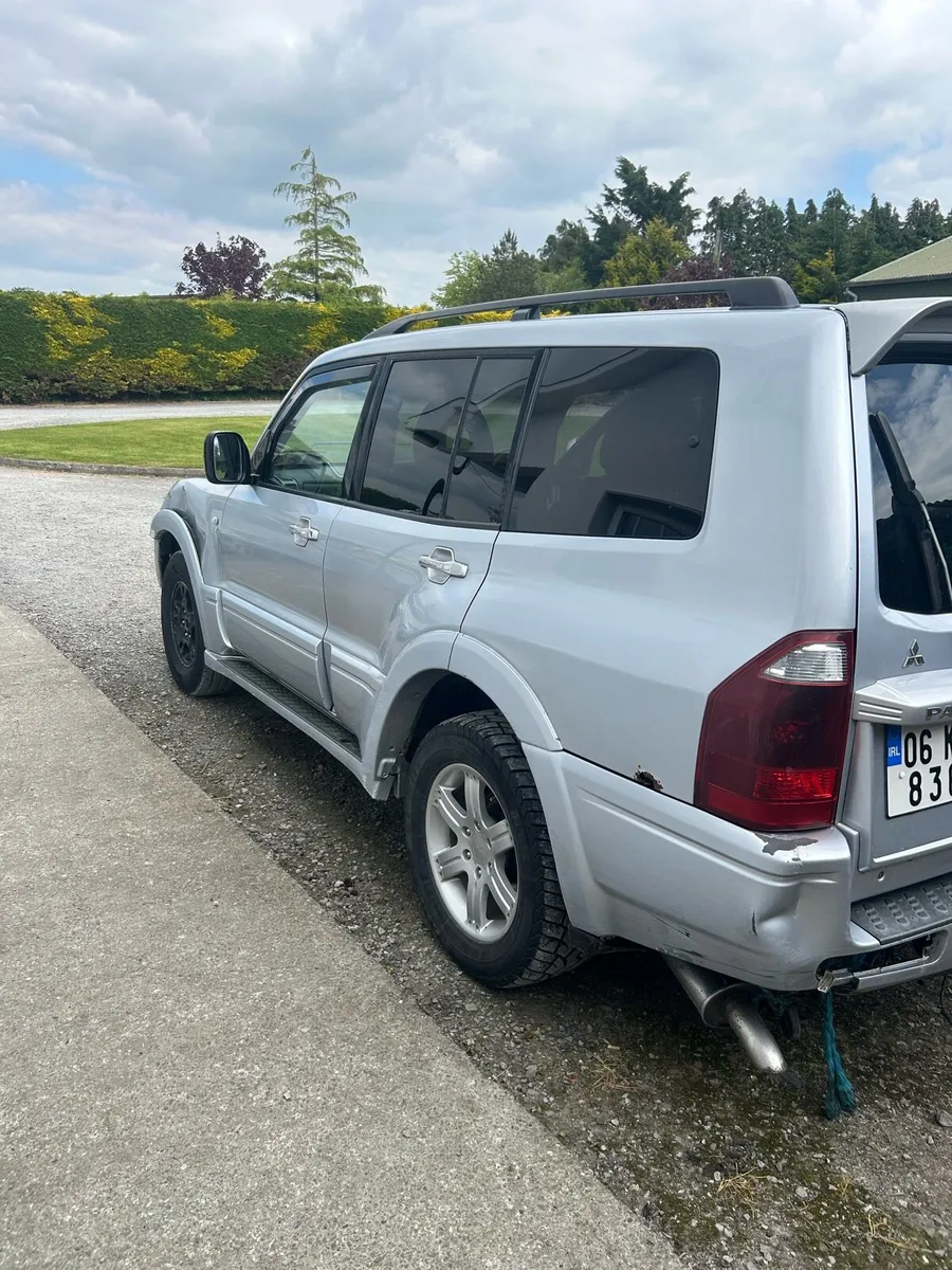 3.2 Pajero 2006 crewcab - Image 3