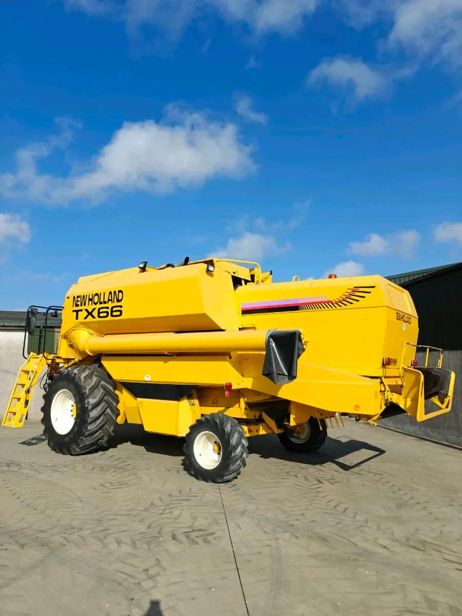 2001 New Holland TX66 - Image 2