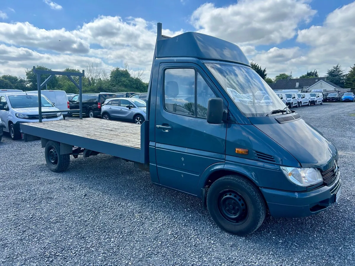 2004 Mercedes Sprinter Flatbed - Image 4